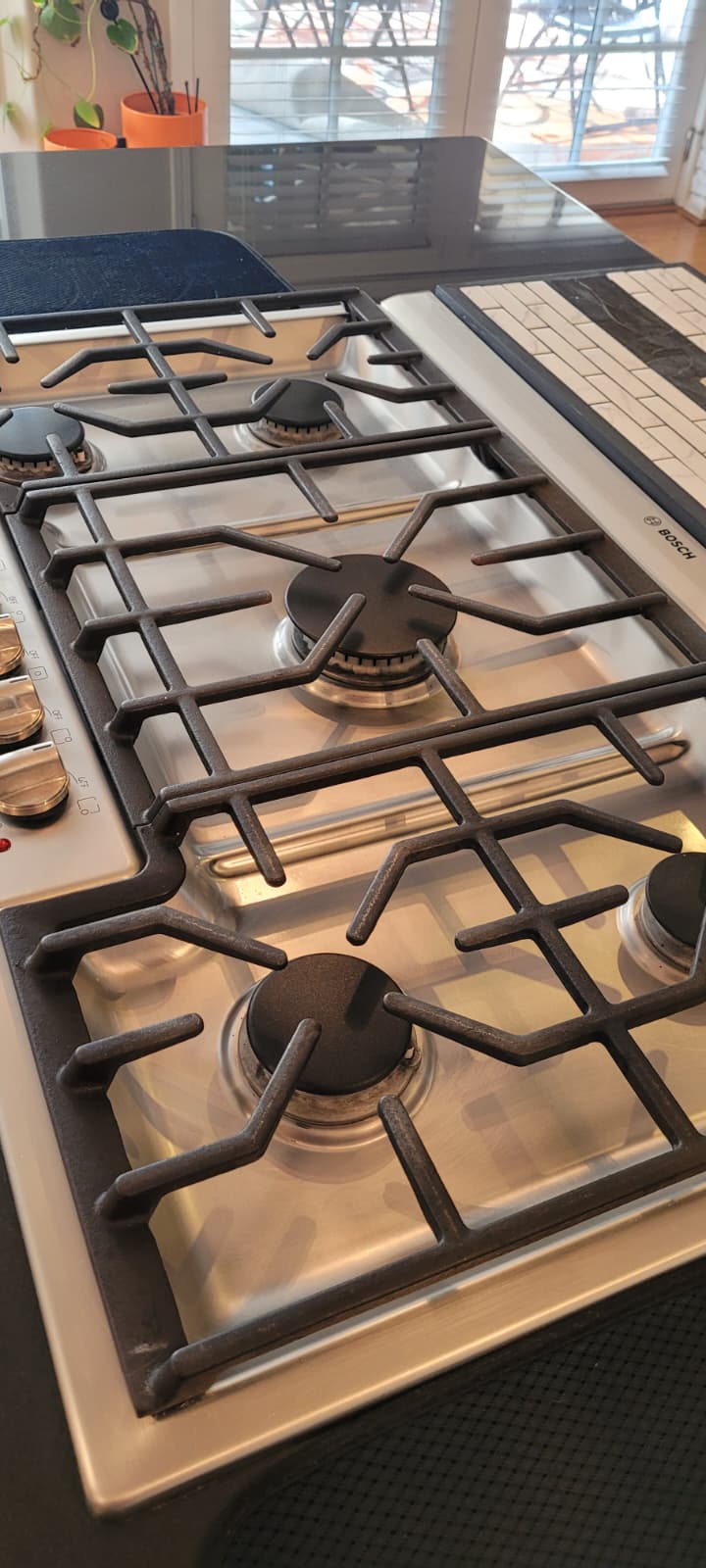 Detailed stainless steel gas cooktop